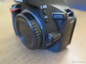 Nikon D5600 tělo - 9