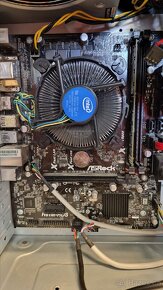 Počítač HAL3000 s CPU 6. generace a 4. generace - 9
