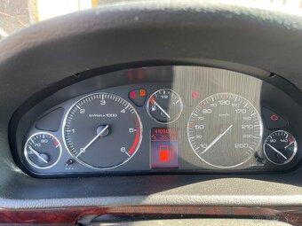 Peugeot 407 SW 2.0 HDi – vhodný na náhradní díly - 9