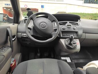 Renault Megane Scénic 1,9 dCi 96kw rok 2006 nová STK - 9