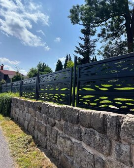 Zakázková kovovýroba–schodiště, brány, ploty sklepní kóje - 9