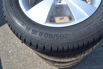 Škoda Octavia IV -NOVÁ zimní orig.Alu sada-205/60R16 - 9