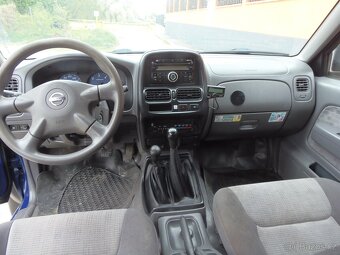 Nissan Double Cab 2.5 TD 4x4 tažné 3T k. ČR TOP - 9