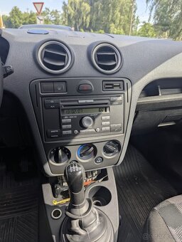 Ford Fusion 1.2i - 9