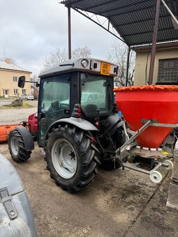 Prodám komunální traktor Massey Ferguson MF 2515 na SPZ - 9