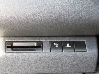 Peugeot 3008 1.6i , 88 kW benzín, 2010 - 9