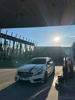 Mercedes A 45 AMG - 9