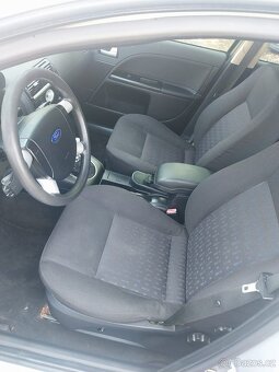 Ford Mondeo 1.8i benzín 81 kW - 9