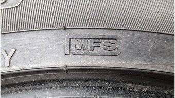 Letní pneu 275/40/19 Dunlop Run Flat - 9