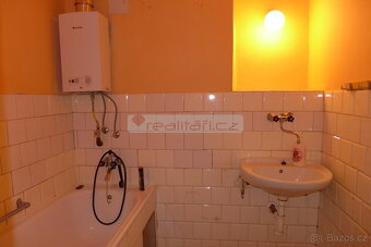 Prodej prostorného cihlového bytu 2+1 s komorou v Plzni na D - 9