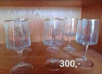 Sada různých skleniček - 9