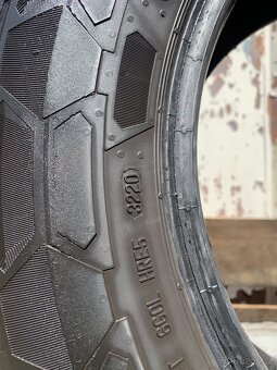 4ks 215/65/16C Continental/2020/109-107R - 9
