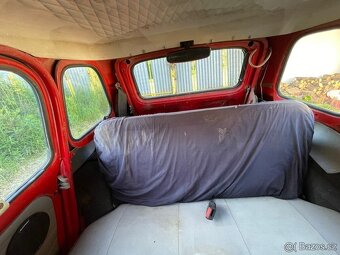 Renault 4GTL - 9
