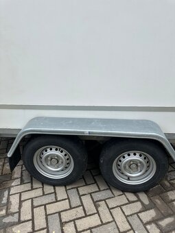 Skříňový přivěsný vozík 2000 kg bržděný - 9