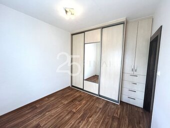 Pronájem bytu 2+kk po rekonstrukci s balkonem, komorou na ch - 9