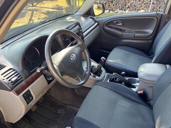 SUZUKI GRAND VITARA I 2.0i 94kw BENZIN FACELICFT TAŽNÉ - 9