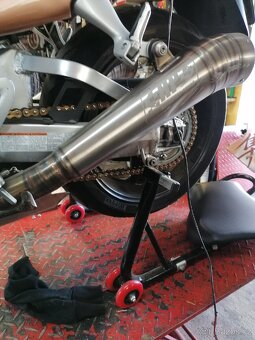 Suzuki GSX-R 1300 Hayabusa - 9