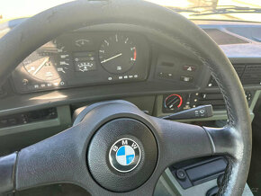 BMW 524 td E28 nahradní díly s celeého vozu - 9