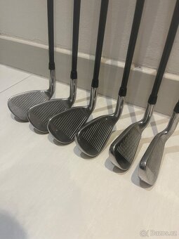 Set golfových holí -železa - 9
