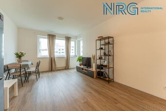 Pronájem bytu 2+kk s balkónem a parkovacím stáním - 9