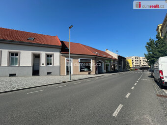 pronájem komerčních prostor 50 m2 na rušné Pražské ulici v K - 9