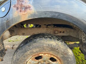 Prodám na Nissan Navara D40 4 dveř 2,5 nafta - 9