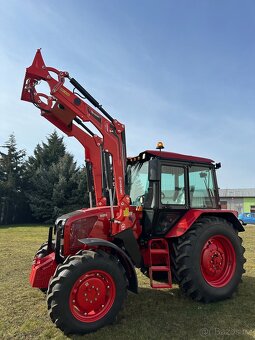 Traktor Belarus 820 s čelním nakladačem - 9