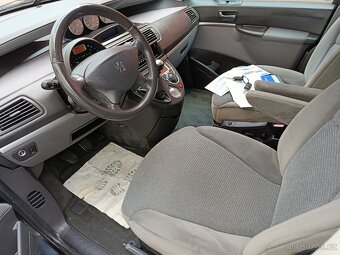 Peugeot 807 2.0 HDI 100 KW 7 Mist 5 sedaček slušní stav - 9