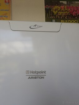 Kombinovaná lednice Hotpoint Ariston MBM 1821 VWB. - 9