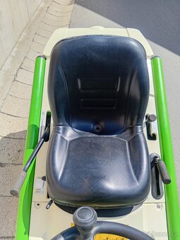 Prodám zahradní traktor Rider Etesia Bahia 16Hp Hydro - 9