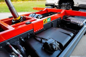 MERCEDES ATEGO 1218 TŘÍSTRANNÝ S3 - SKLÁPĚČ - VYKLÁPĚČ EU-5 - 9