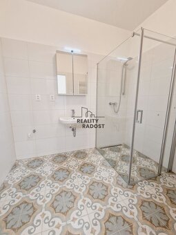 Pronájem zrekonstruovaného bytu 2+kk, 67,80m2, na ulici Anto - 9