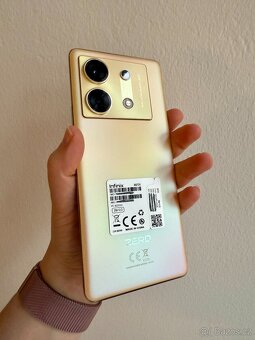 Infinix Zero 30 5G, 12GB + 8 GB RAM, 256 GB, mezinárodní - 9