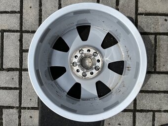 Audi Alu kola 6,5j x 16 H2 et 33 stř.otvor 57,1mm - 9