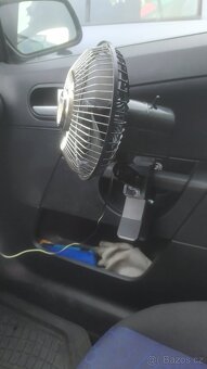 Oscilující ventilátor na 12V - skvělý do auta - 9