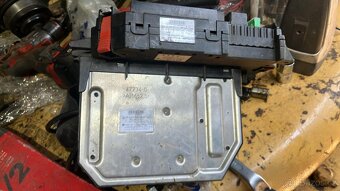 Mercedes W221/CL 216 Pojist. skřínky-moduly SAM. - 9