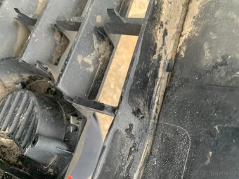 Maska a5 07-11 8T0 mrizka do nárazníku znak - 9