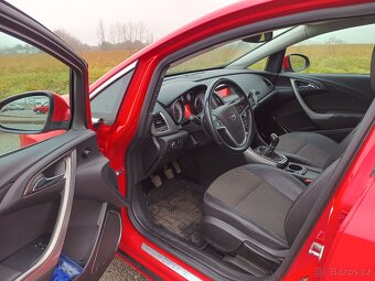 Opel Astra J, 1.4 turbo, TAŽNÉ, 81tis km, VÝBORNÝ STAV - 9