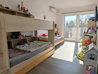 Mezonetový byt 6kk s bazénem 279 m² Brno Ivanovice - Česká - 9