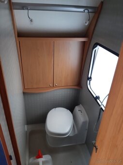 KARAVAN Burstner 460 - TOP STAV - 1. majitel - 9