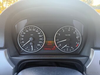 Prodám BMW e90 325ix - 9