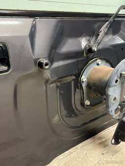 Suzuki Jimmy, zadní 5. (páté) dveře - 9