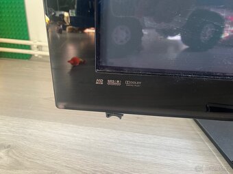 Velika tv Samsung - 9