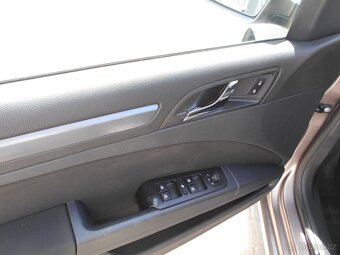 ŠKODA SUPERB 2 COMBI 2.0 TDI 103 KW R.2012 - 9