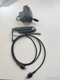 Nintendo Switch OLED v bile barvě - 9