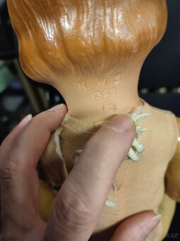Starožitná panenka s kokrhelem KWS - 9