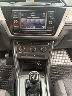 VW TOURAN 2.0TDI R.2023 134000KM 2x kola TOP STAV - 9