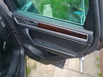 Prodám VW Touareg 7P 3.0 TDI 176kw - 9