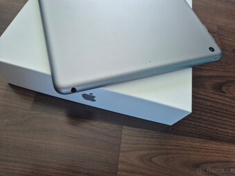 Apple iPad 5. generace 32gb - 9