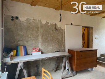 Prodej rozestavěného rodinného domu Huslenky - 9
